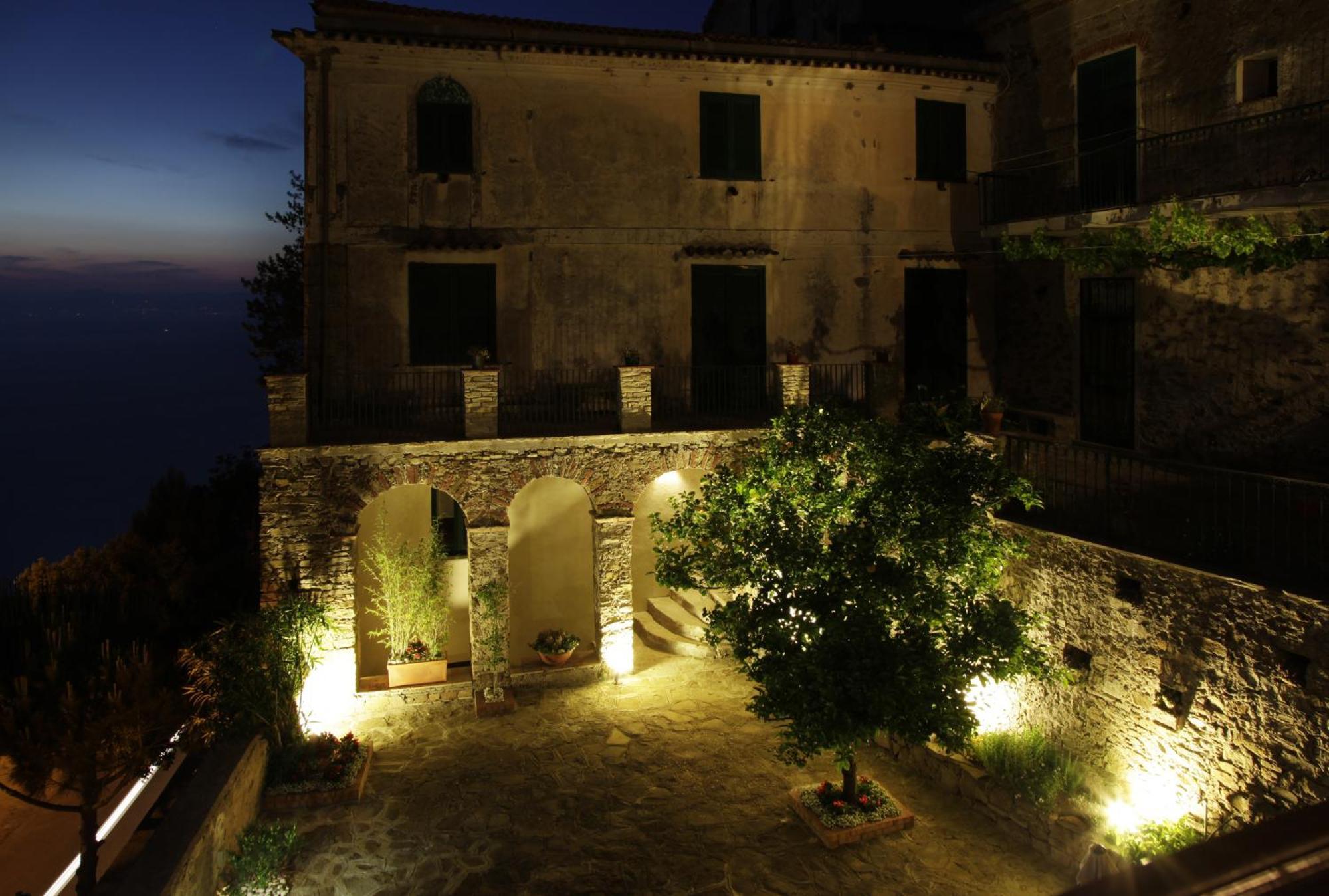 Residenza D'Epoca Tamara Aparthotel กัสเตลลาบาเต ภายนอก รูปภาพ