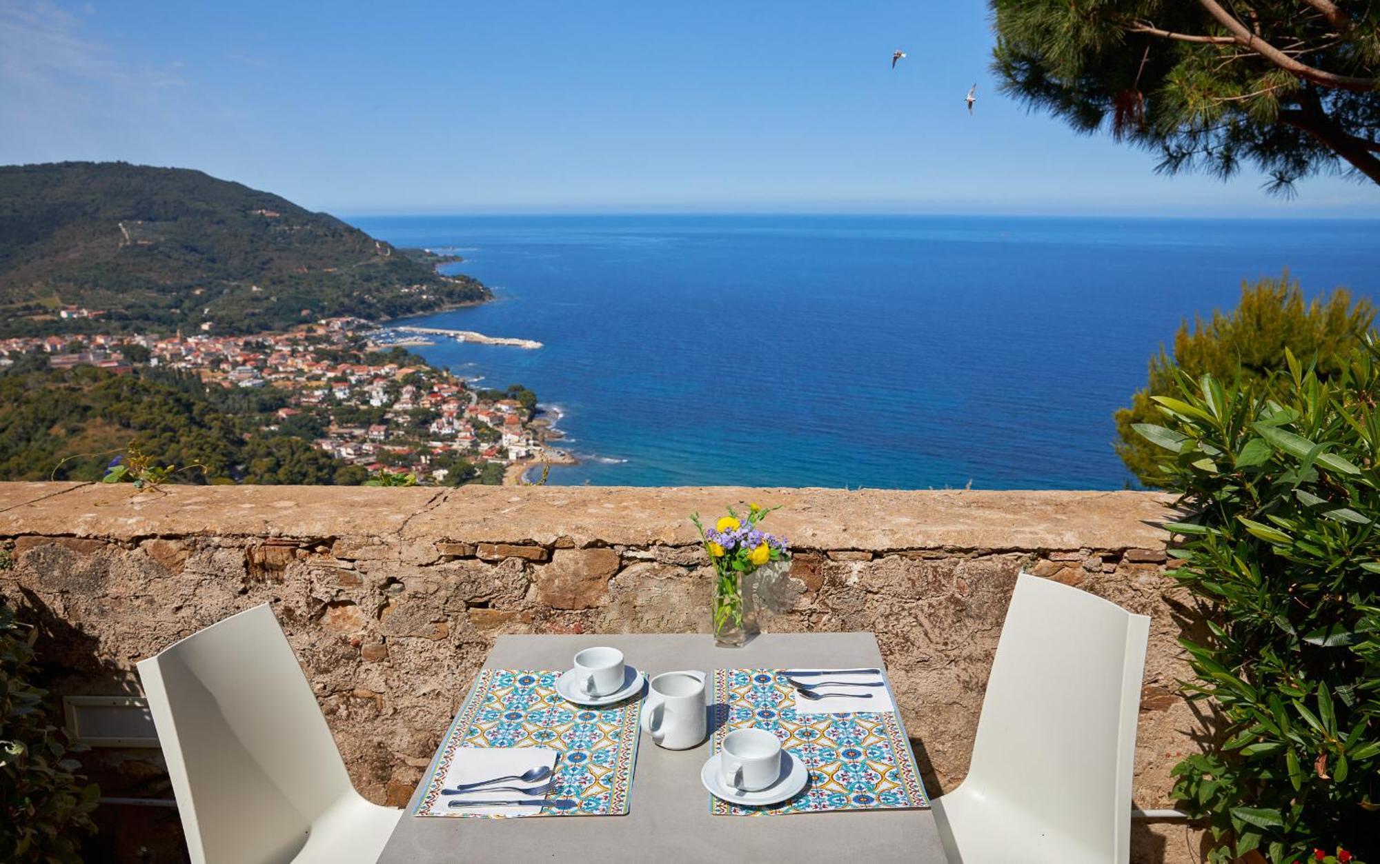 Residenza D'Epoca Tamara Aparthotel กัสเตลลาบาเต ภายนอก รูปภาพ