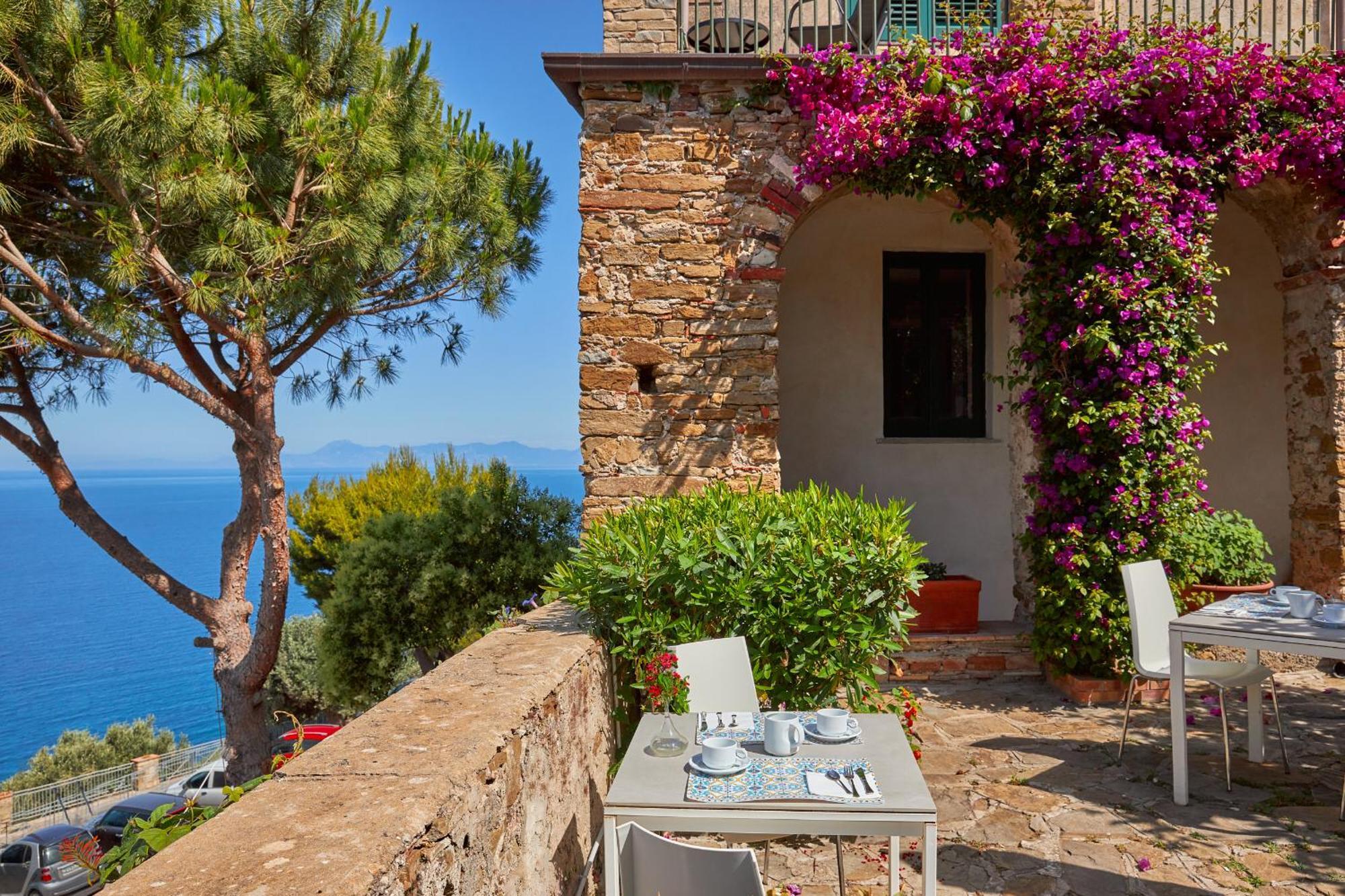 Residenza D'Epoca Tamara Aparthotel กัสเตลลาบาเต ภายนอก รูปภาพ