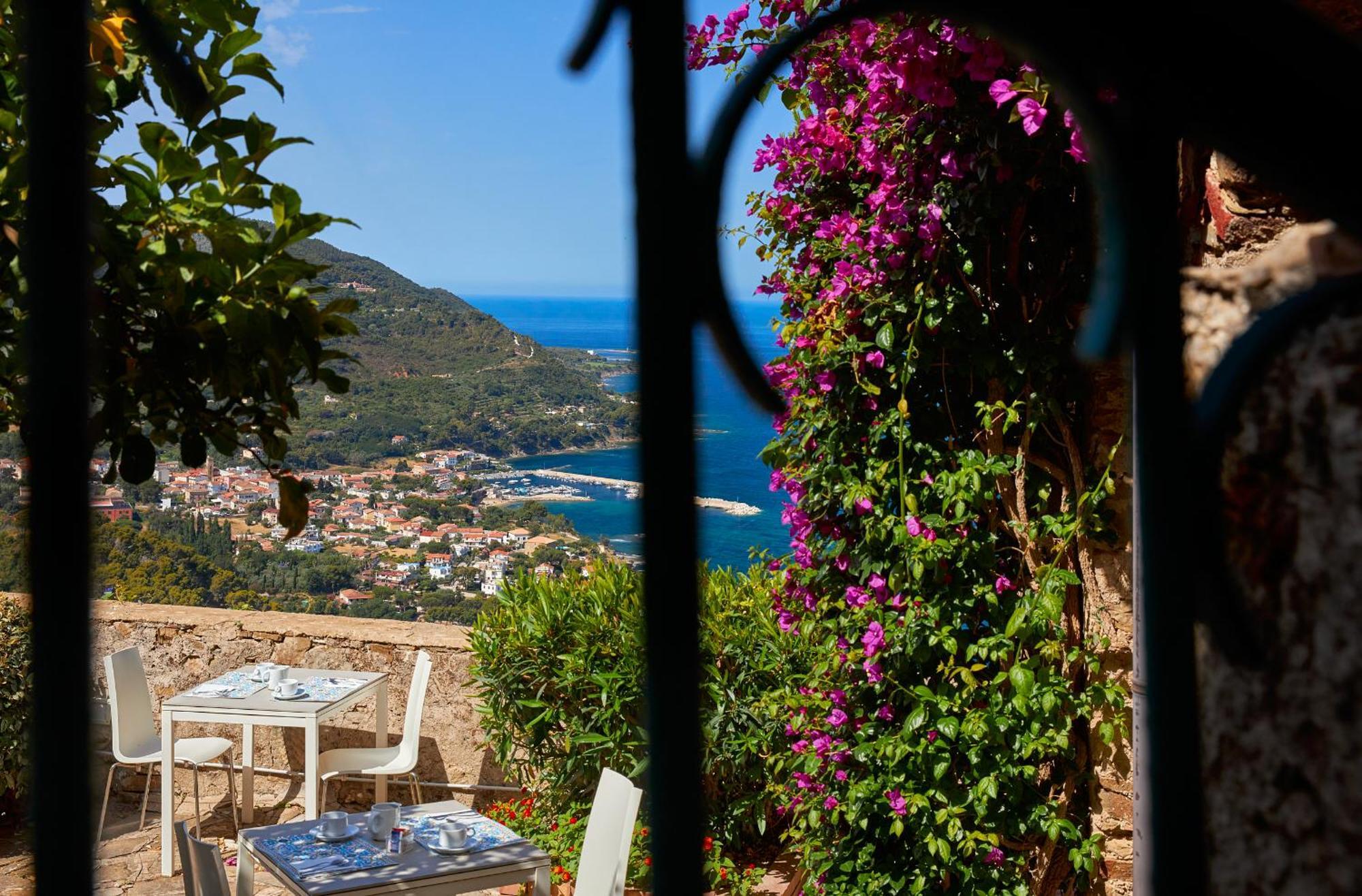 Residenza D'Epoca Tamara Aparthotel กัสเตลลาบาเต ภายนอก รูปภาพ