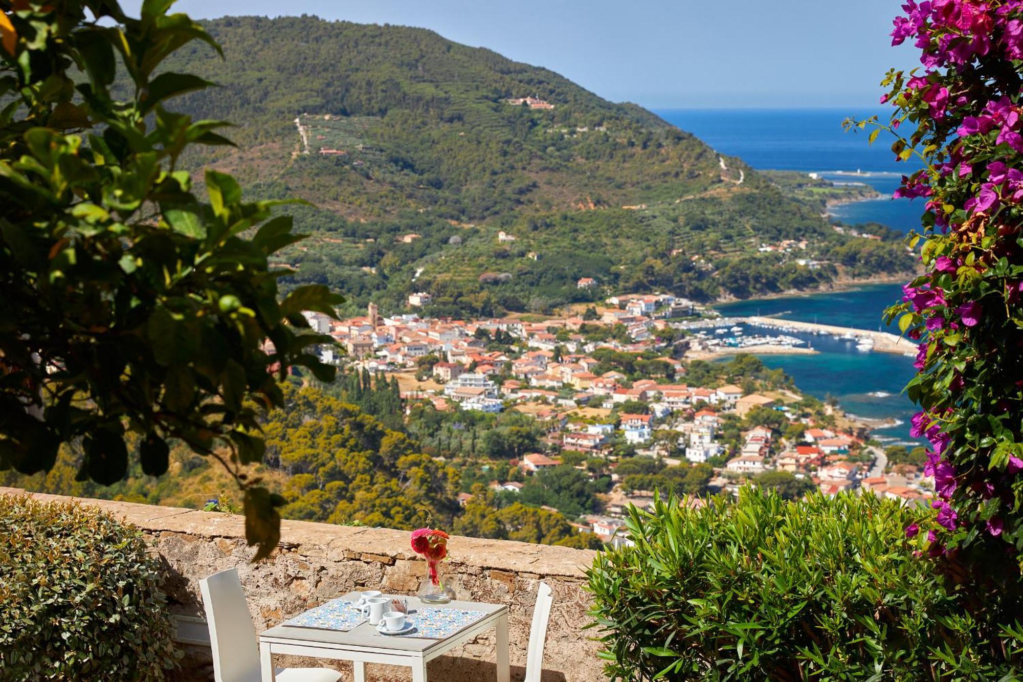 Residenza D'Epoca Tamara Aparthotel กัสเตลลาบาเต ภายนอก รูปภาพ