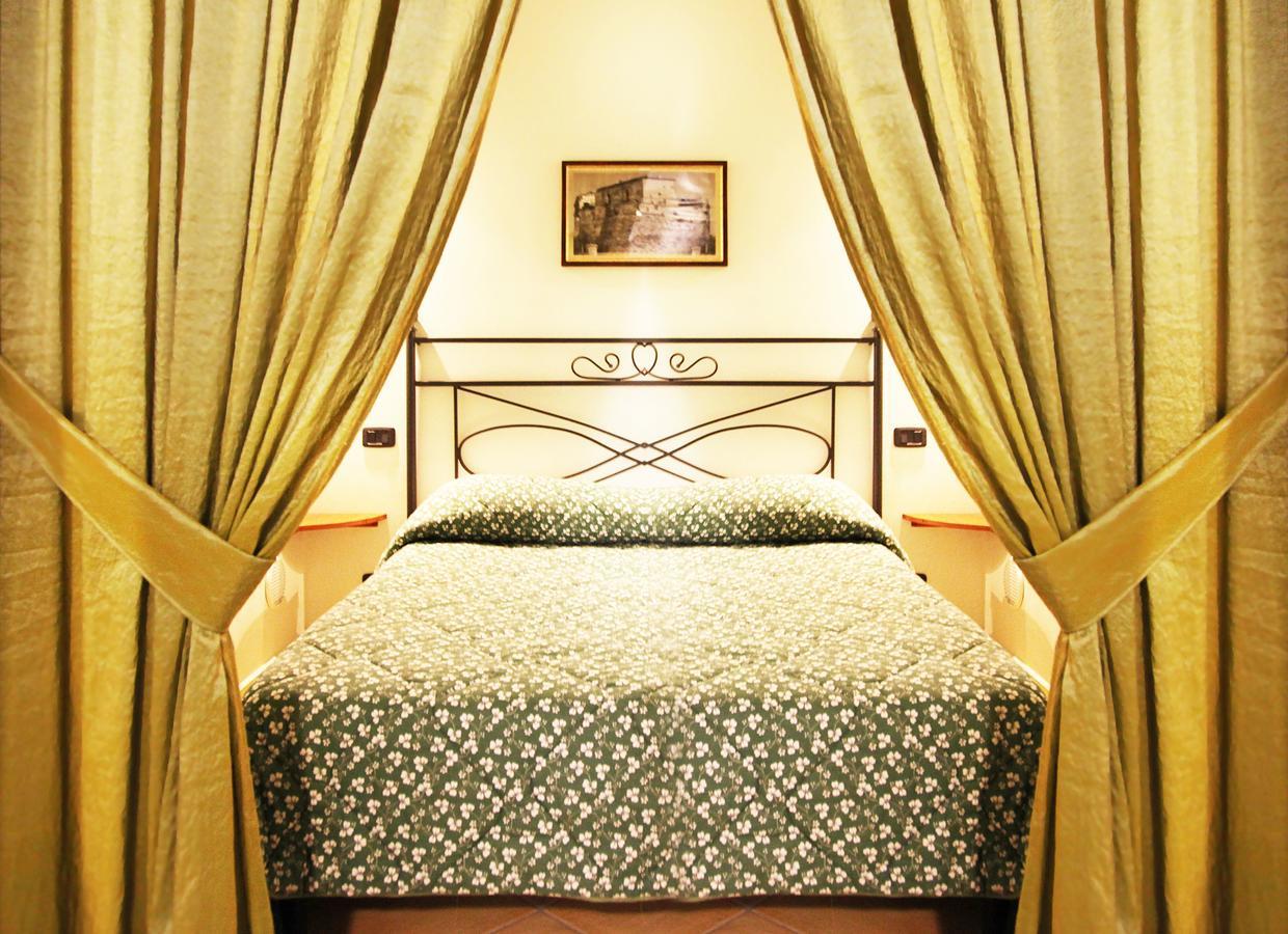Residenza D'Epoca Tamara Aparthotel กัสเตลลาบาเต ภายนอก รูปภาพ